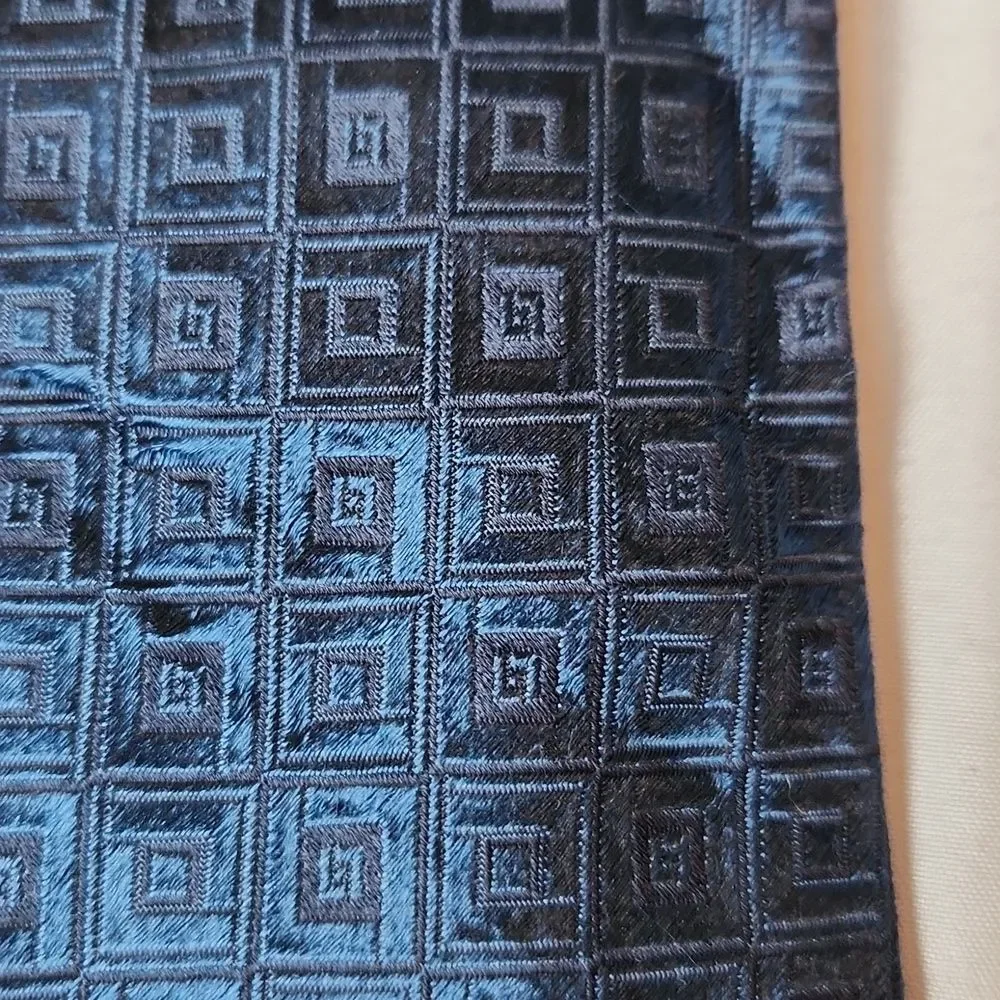 🔥clearance🔥 Ermenegildo Zegna Blue Geometric Pattern Tie